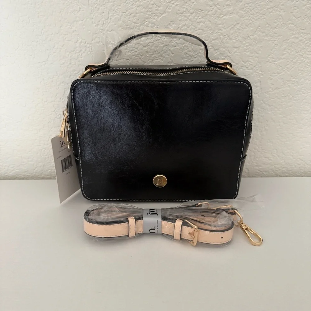 NWT~ Jessica Moore JM-386BLT Black Textured Camera Bag with Crossbody Strap